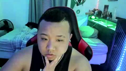 Snapshot of buffsexyman24 chatting on 22, 2, 2025 buffsexyman24 online show from 22, 2, 2025