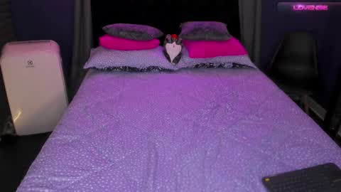 Bunny and The Rock online show from 16, 10, 2025