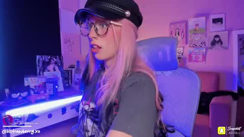 Snapshot of bun_nyx chatting on 22, 9, 2025 online show from 22, 9, 2025