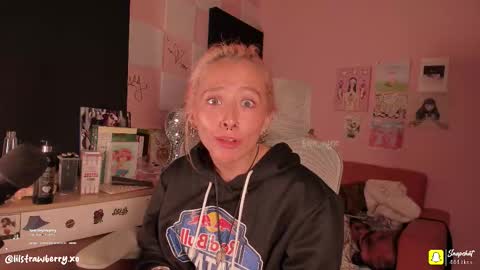 Snapshot of bun_nyx chatting on 4, 10, 2025 online show from 4, 10, 2025