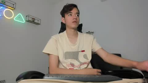 Snapshot of bunny_maxxi chatting on 17, 11, 2025 bunny online show from 17, 11, 2025