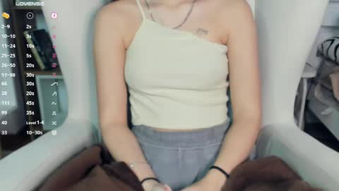 Snapshot of bunny_nova chatting on 29, 4, 2026 Aria online show from 29, 4, 2026