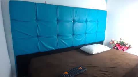 Snapshot of bunny_petit chatting on 28, 10, 2025 Buny online show from 28, 10, 2025