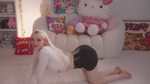 Stella online show from 6, 1, 2025