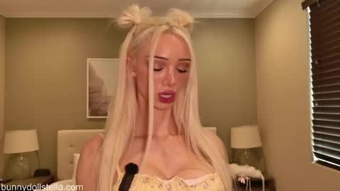 Stella online show from 5, 4, 2026