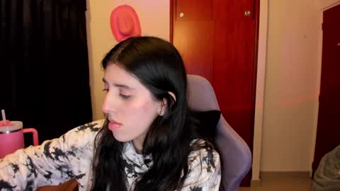 Snapshot of bunnyy09 chatting on 17, 12, 2024 Jess online show from 17, 12, 2024