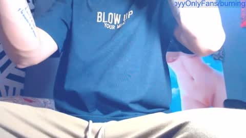 Snapshot of burningboyy chatting on 2, 11, 2025 independiente online show from 2, 11, 2025