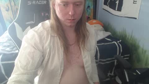 Snapshot of burningflute chatting on 17, 12, 2024 burningflute online show from 17, 12, 2024