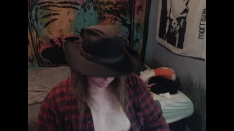 Snapshot of burningflute chatting on 19, 9, 2025 burningflute online show from 19, 9, 2025