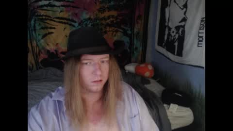 Snapshot of burningflute chatting on 21, 9, 2025 burningflute online show from 21, 9, 2025