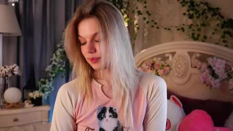 Snapshot of burnletitallburn chatting on 13, 11, 2025 Jessica online show from 13, 11, 2025