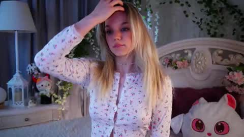 Snapshot of burnletitallburn chatting on 24, 11, 2025 Jessica online show from 24, 11, 2025