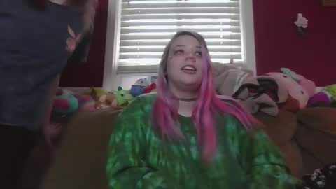 Snapshot of burnthemail chatting on 4, 12, 2024 lilly online show from 4, 12, 2024