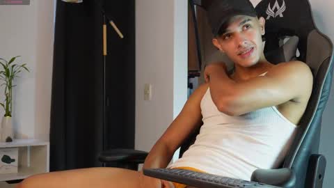 Snapshot of busterspinter chatting on 22, 4, 2026 Buster independent model online show from 22, 4, 2026
