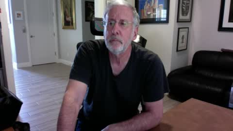 Snapshot of bustinout99 chatting on 5, 2, 2025 afternoon wood online show from 5, 2, 2025