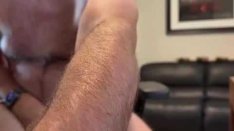 Snapshot of bustinout99 chatting on 5, 10, 2025 afternoon wood online show from 5, 10, 2025