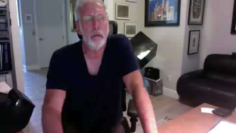 Snapshot of bustinout99 chatting on 25, 7, 2026 afternoon wood online show from 25, 7, 2026