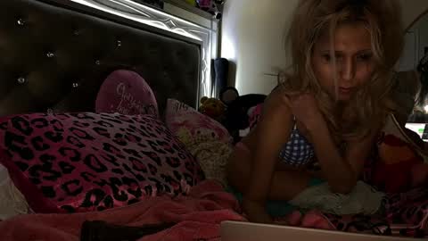 Snapshot of buttercupbimbo chatting on 21, 1, 2025 buttercupbimbo online show from 21, 1, 2025