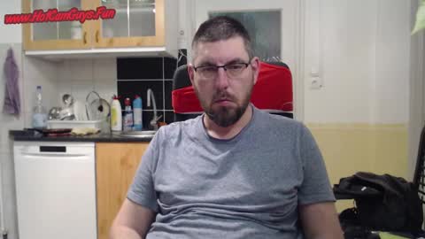 Snapshot of bux404 chatting on 7, 1, 2025 Pete online show from 7, 1, 2025