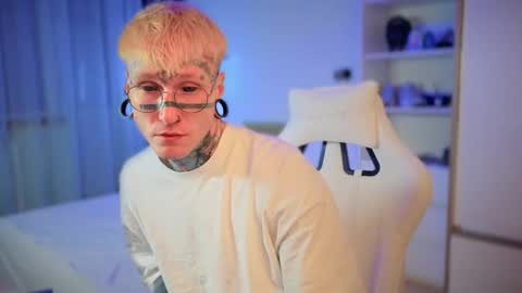 Snapshot of c10h15on chatting on 10, 1, 2026 c10h15on online show from 10, 1, 2026