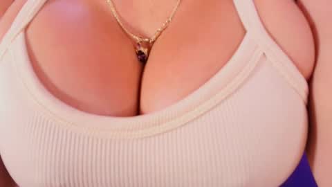 Snapshot of c_fox_ chatting on 25, 2, 2026 Carolina online show from 25, 2, 2026