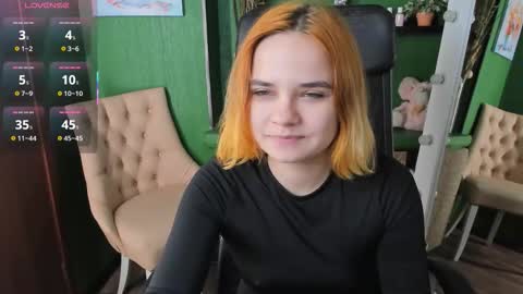 Snapshot of caitlin_crazy chatting on 5, 11, 2025 Gina online show from 5, 11, 2025