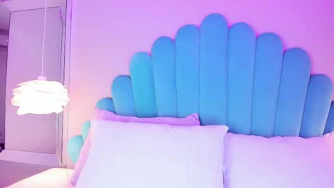 Caitlyn  online show from 8, 3, 2025