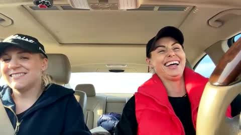 The Cali Cambri online show from 1, 2, 2025