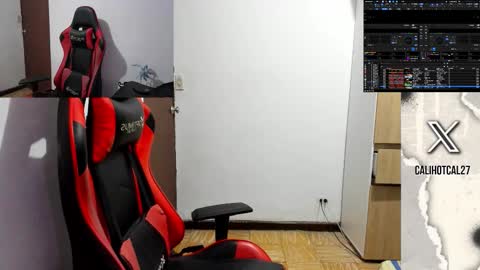 Snapshot of calihotcaliente27 chatting on 11, 11, 2025 calihotcaliente27 online show from 11, 11, 2025