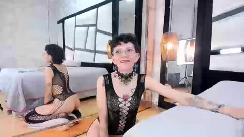 Snapshot of calioperoux chatting on 16, 3, 2026 Caliope online show from 16, 3, 2026