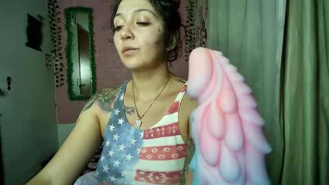 Snapshot of callme_lolas chatting on 17, 12, 2025 paula online show from 17, 12, 2025