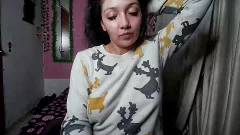 Snapshot of callme_lolas chatting on 22, 12, 2025 paula online show from 22, 12, 2025
