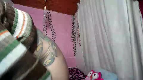 Snapshot of callme_lolas chatting on 5, 3, 2026 paula online show from 5, 3, 2026