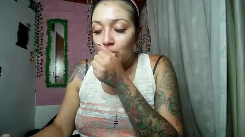 Snapshot of callme_lolas chatting on 8, 4, 2026 paula online show from 8, 4, 2026