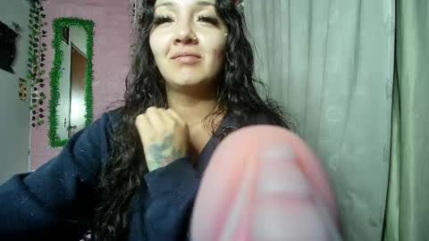 Snapshot of callme_lolas chatting on 11, 4, 2026 paula online show from 11, 4, 2026