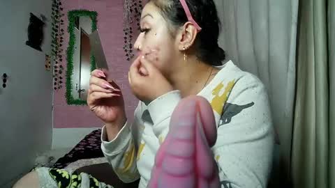 Snapshot of callme_lolas chatting on 14, 4, 2026 paula online show from 14, 4, 2026