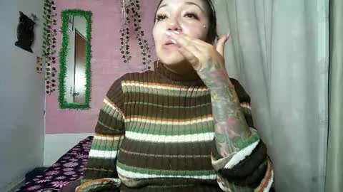 Snapshot of callme_lolas chatting on 22, 4, 2026 paula online show from 22, 4, 2026