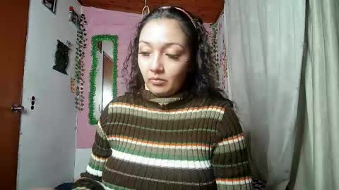Snapshot of callme_lolas chatting on 18, 5, 2026 paula online show from 18, 5, 2026