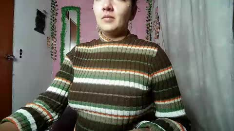 Snapshot of callme_lolas chatting on 19, 5, 2026 paula online show from 19, 5, 2026