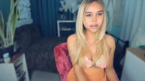 Snapshot of callmebythename_daisy chatting on 21, 6, 2026 A STINGY MAN IS A SIGN OF UNWELLINGNESS. online show from 21, 6, 2026