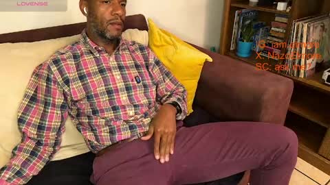 My name is Robert  Dont be shysay hi I love to chat. For requests or dirty talk please use tips  online show from 7, 4, 2026