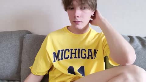 Snapshot of callmenineoneseven chatting on 13, 10, 2025 Nick online show from 13, 10, 2025