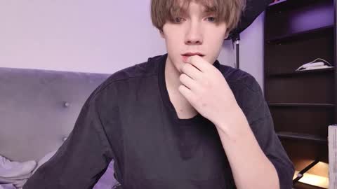 Snapshot of callmenineoneseven chatting on 19, 10, 2025 Nick online show from 19, 10, 2025