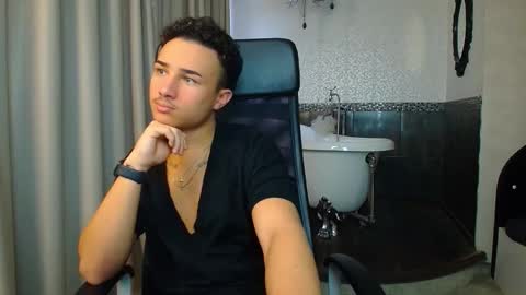 Snapshot of callumpike chatting on 6, 11, 2025 CallumPike online show from 6, 11, 2025