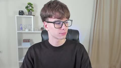 Snapshot of calvin_loves_you chatting on 3, 12, 2024 Hey I am Calvin online show from 3, 12, 2024