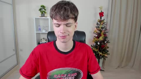 Snapshot of calvin_loves_you chatting on 20, 12, 2024 Hey I am Calvin online show from 20, 12, 2024