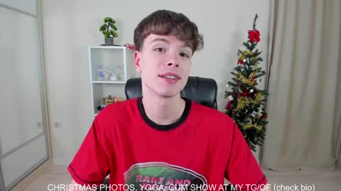 Snapshot of calvin_loves_you chatting on 25, 12, 2024 Hey I am Calvin online show from 25, 12, 2024