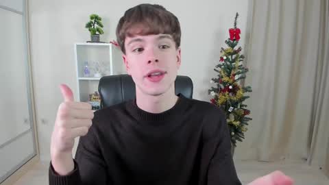 Snapshot of calvin_loves_you chatting on 29, 12, 2024 Hey I am Calvin online show from 29, 12, 2024