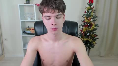 Snapshot of calvin_loves_you chatting on 29, 12, 2024 Hey I am Calvin online show from 29, 12, 2024