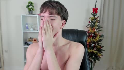 Snapshot of calvin_loves_you chatting on 3, 1, 2025 Hey I am Calvin online show from 3, 1, 2025